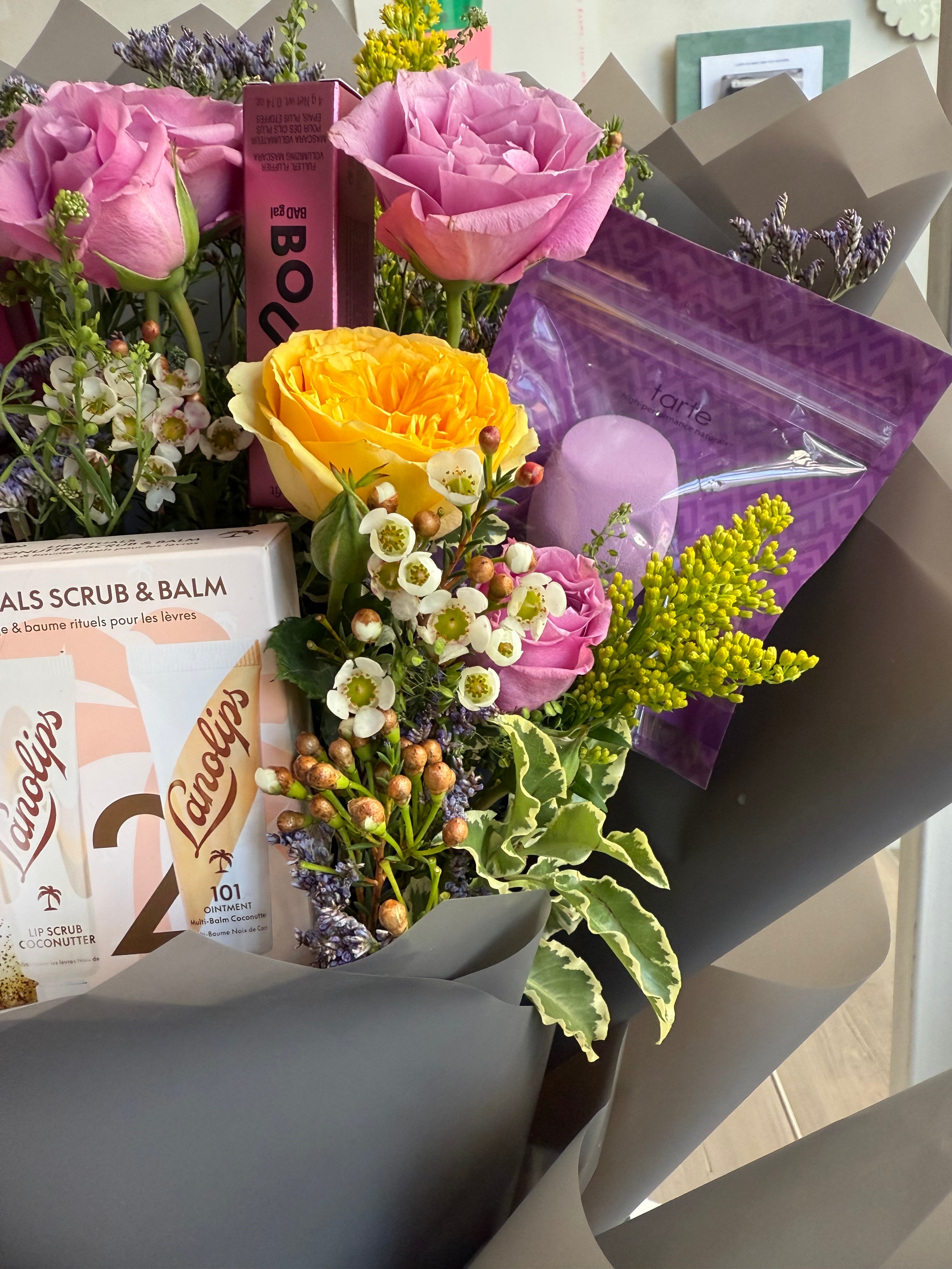 Dazzling Girly Hand Bouquet