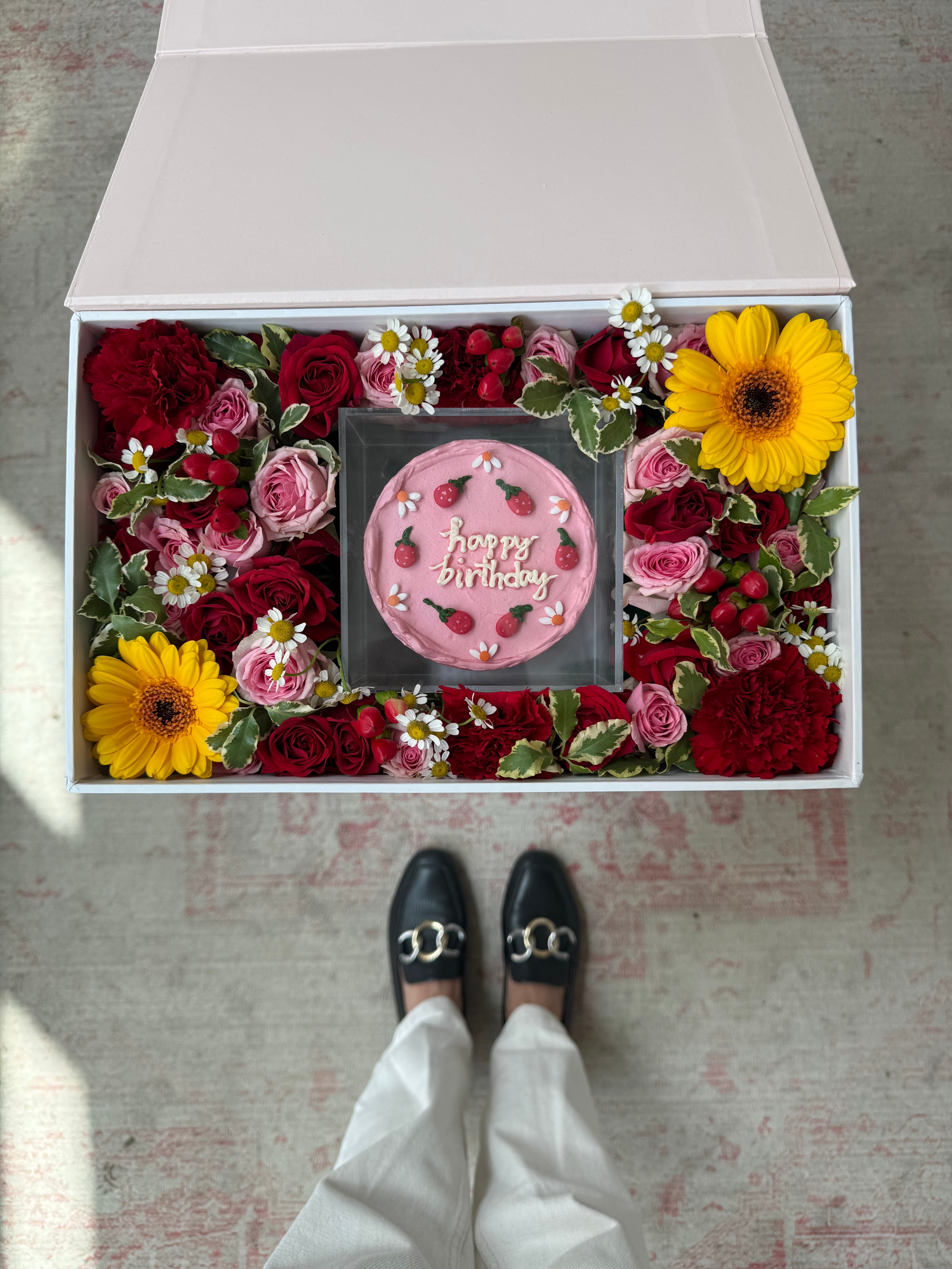 Berry Sweet Cake Parcel