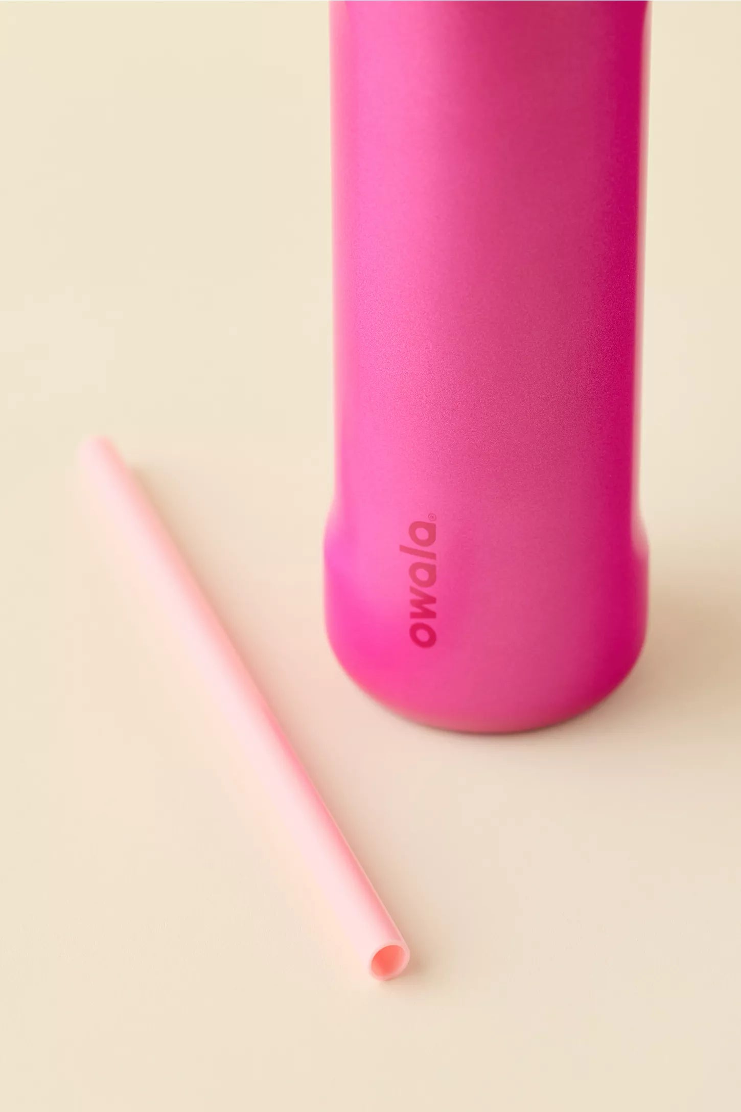 Owala Free Sip 24oz Water Bottle (Read My Lips)