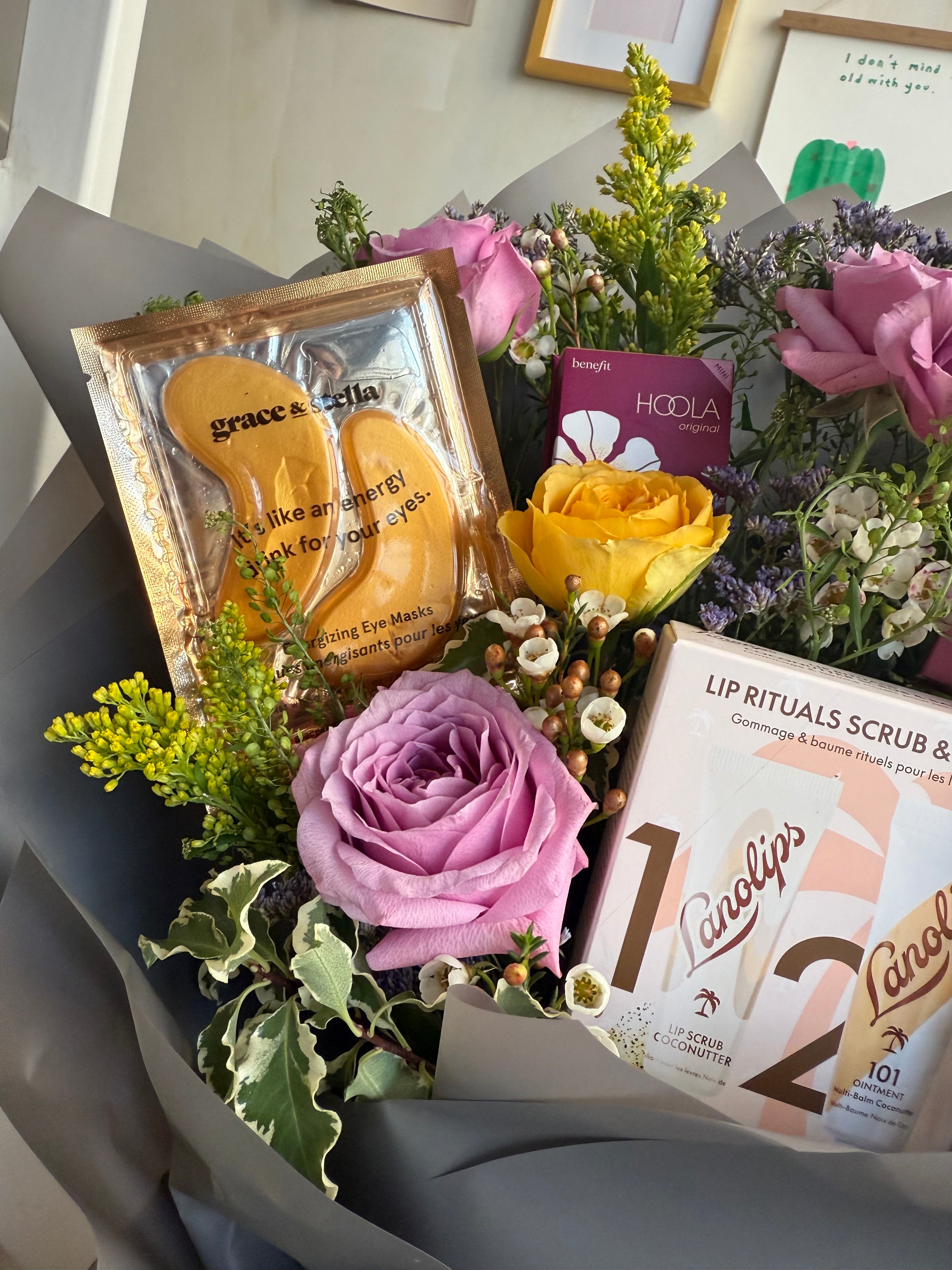 Dazzling Girly Hand Bouquet