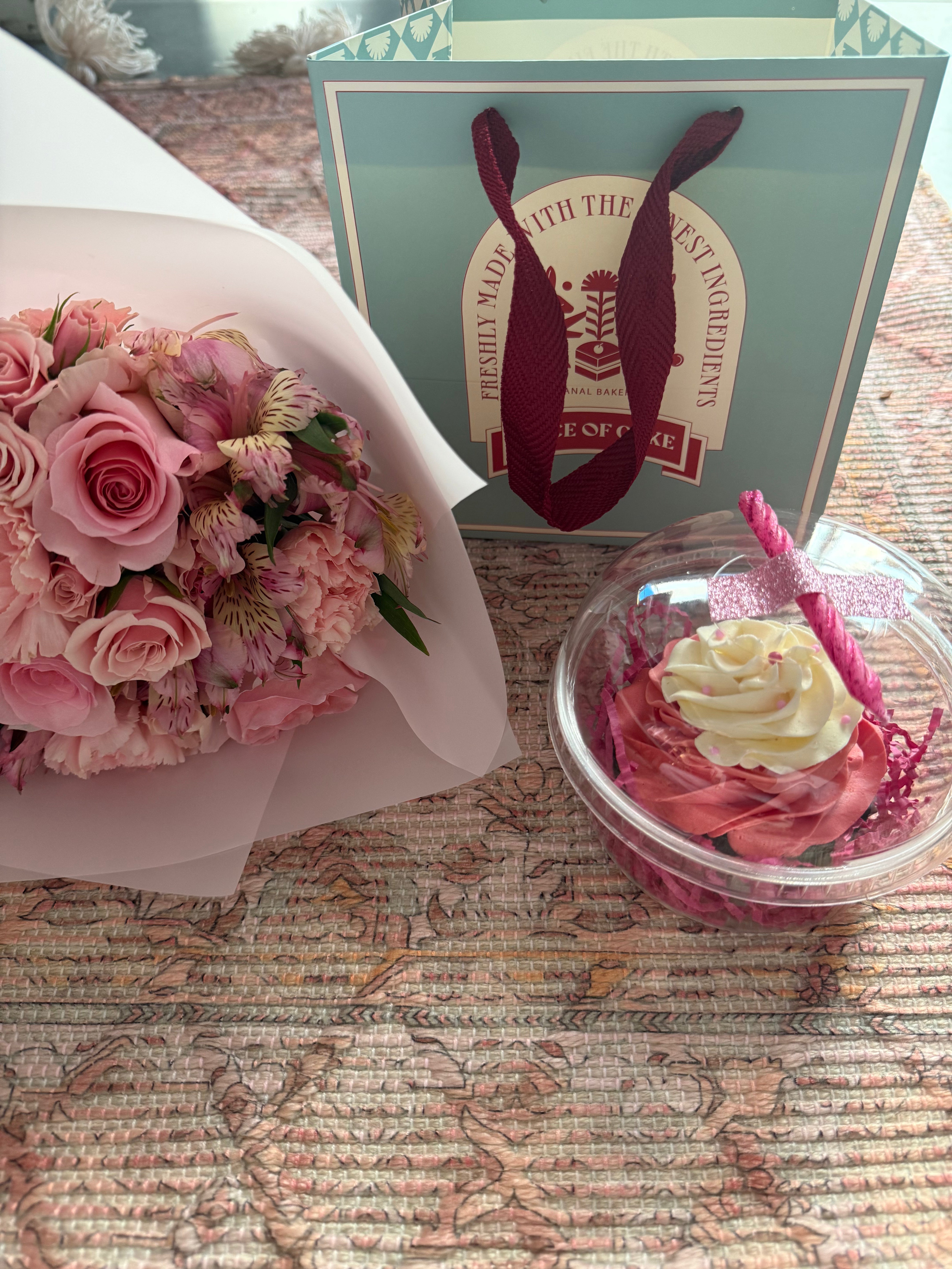 Pink Cupcake w/ Mini Bouquet