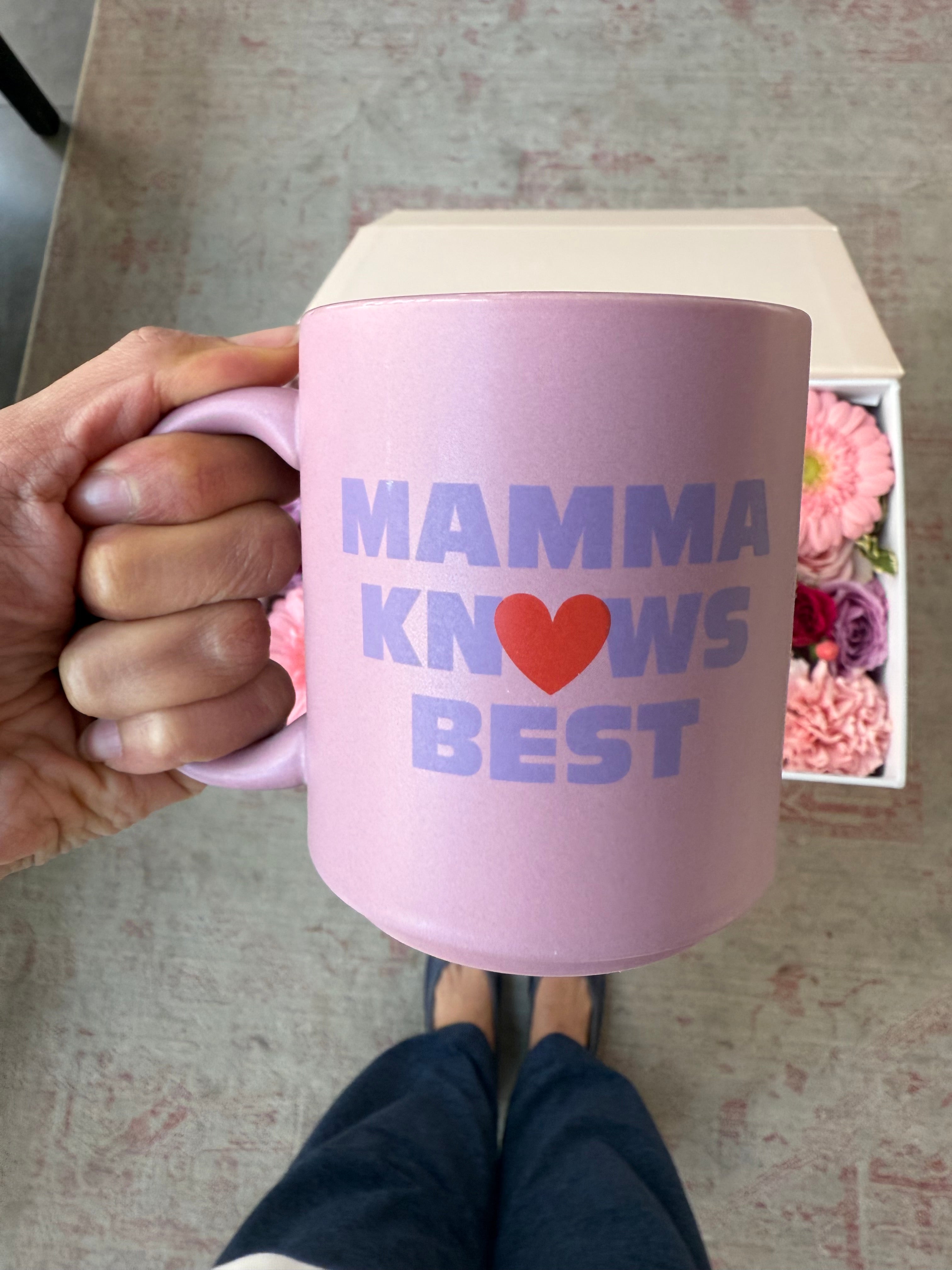 Mama Knows Best Mug Parcel
