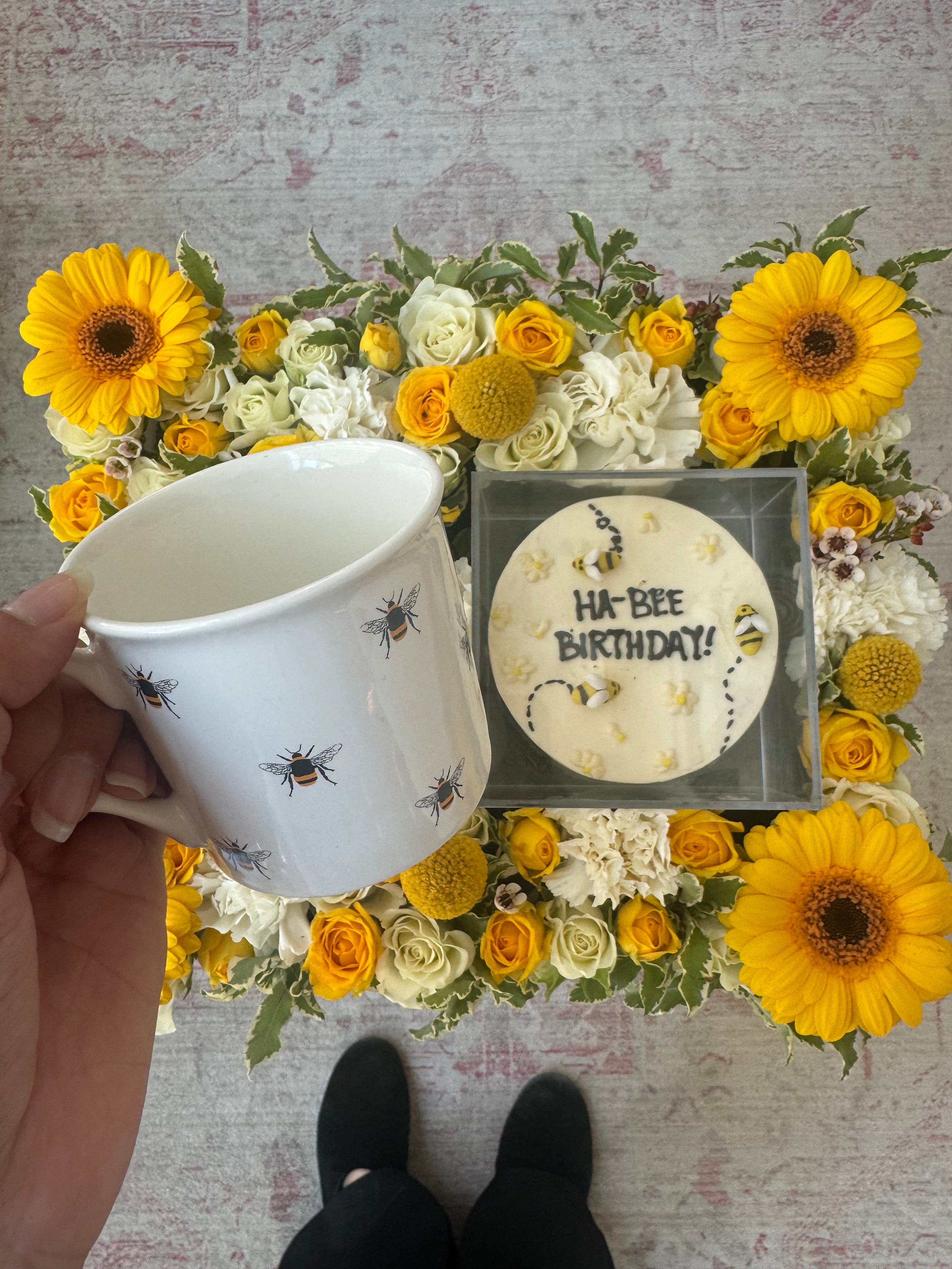 Happ-Bee Birthday Tray (With Mug )