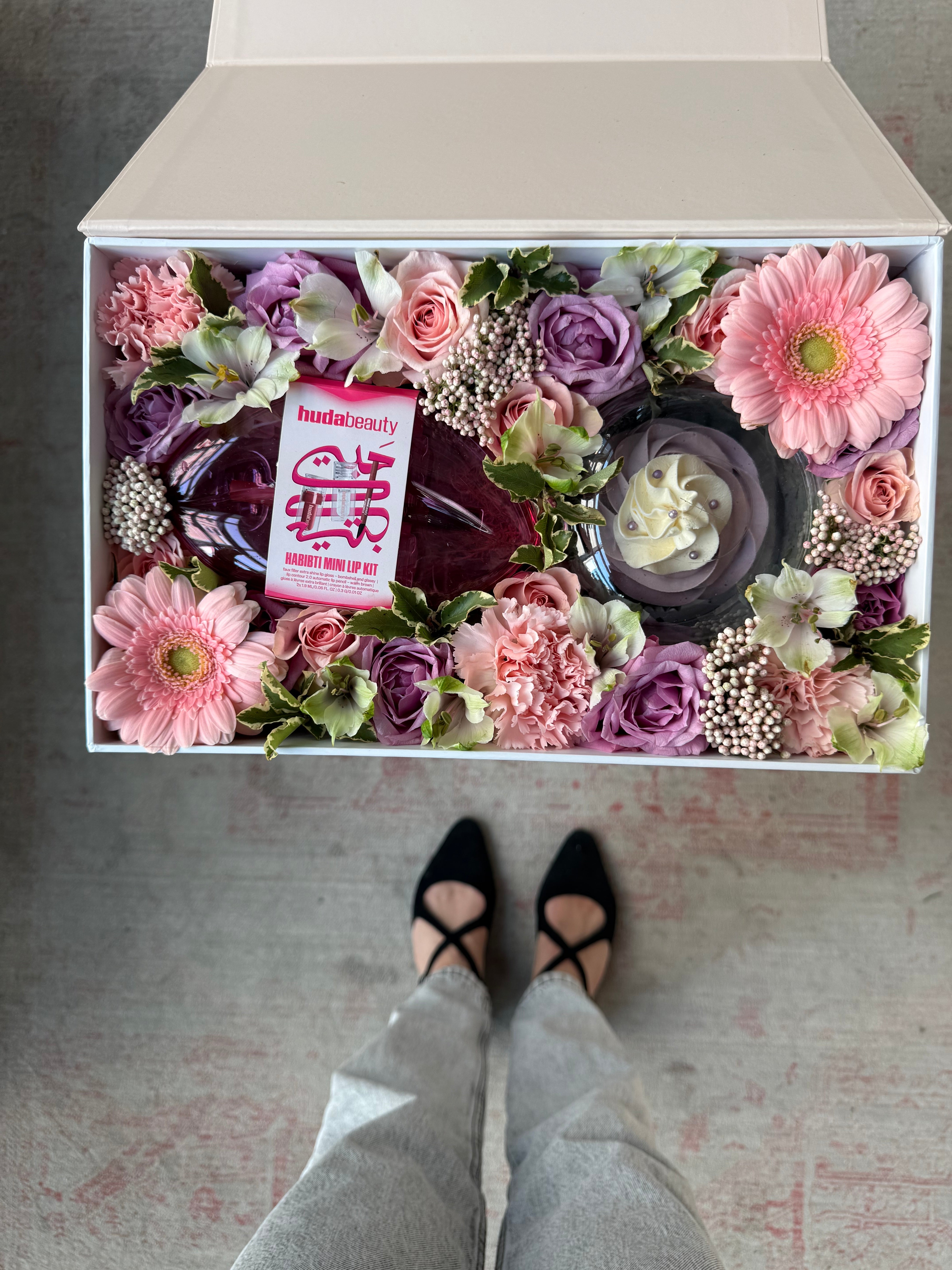 Huda Beauty Kisses & Cupcakes Gift Parcel