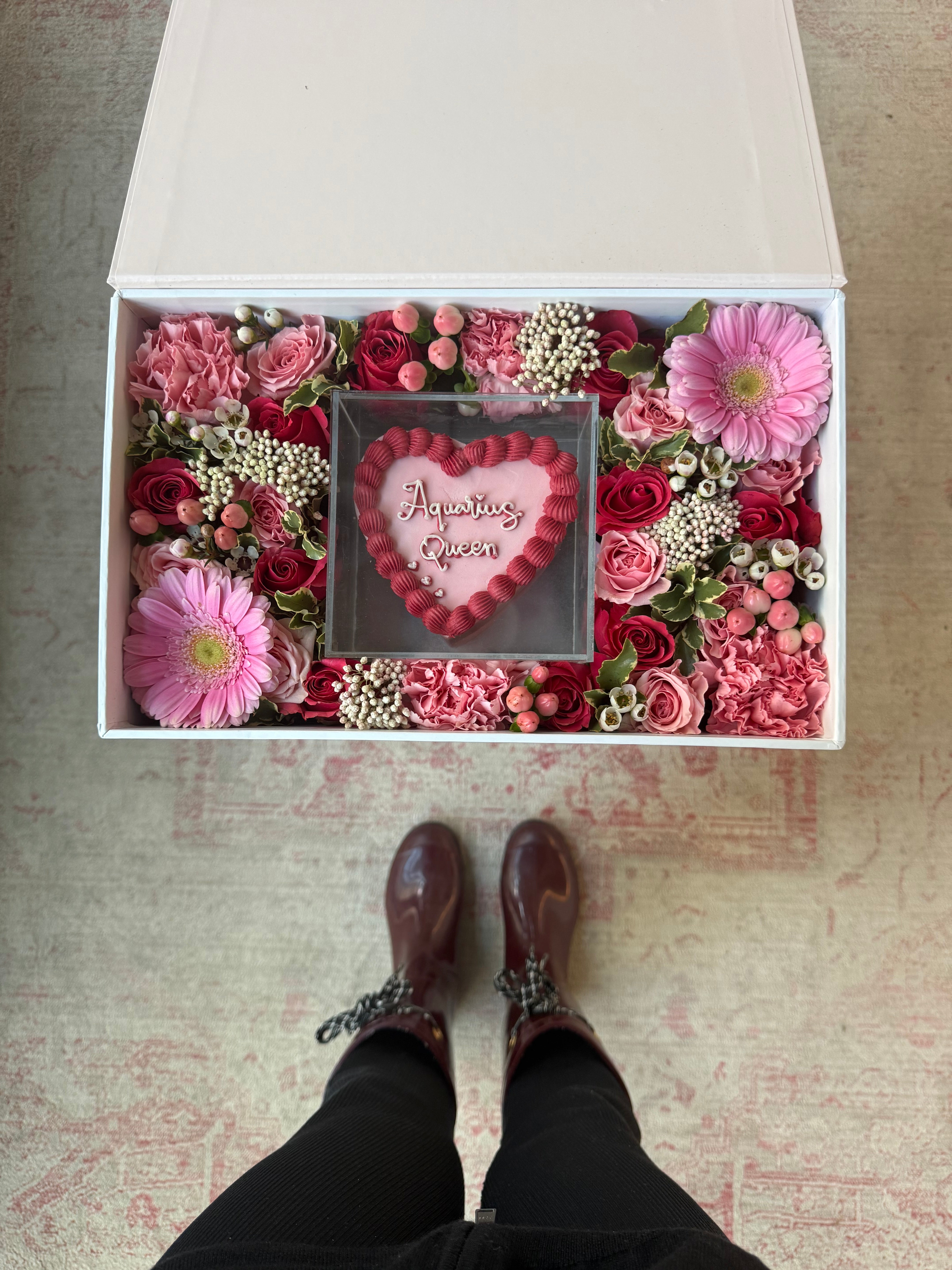 Aquarius Queen Cake Parcel