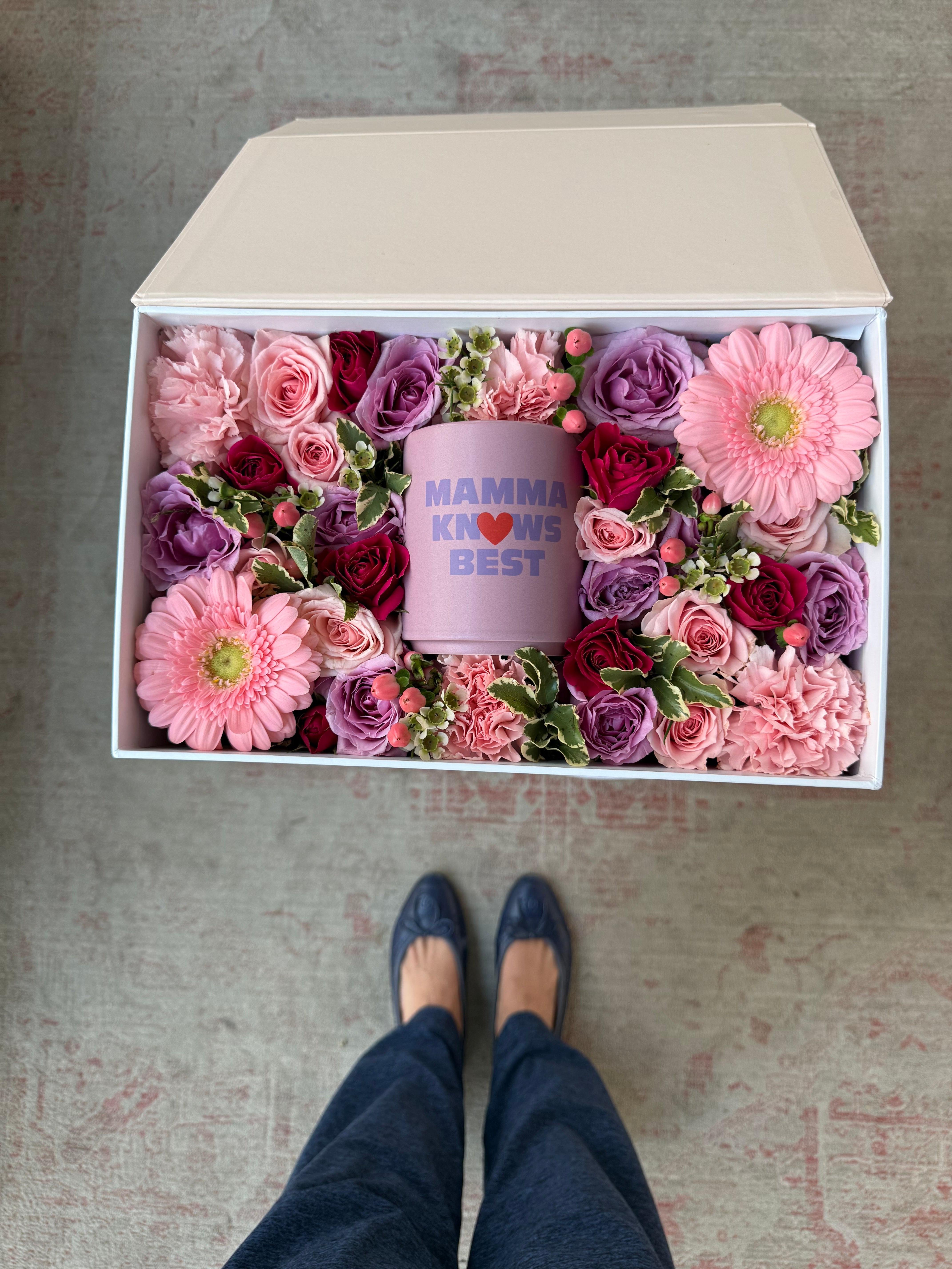 Mama Knows Best Mug Parcel