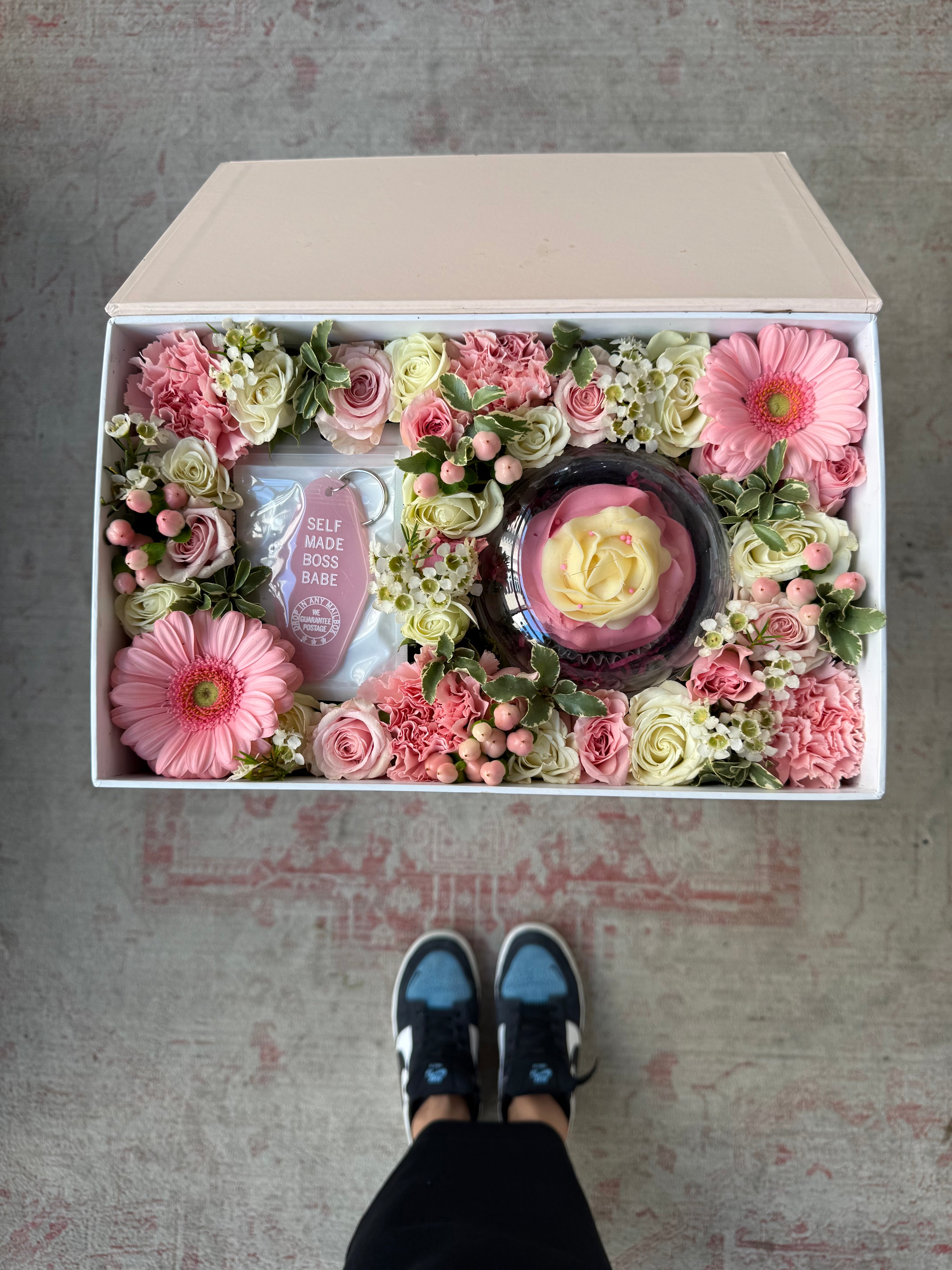 Boss Babe Tag + Cupcake Parcel