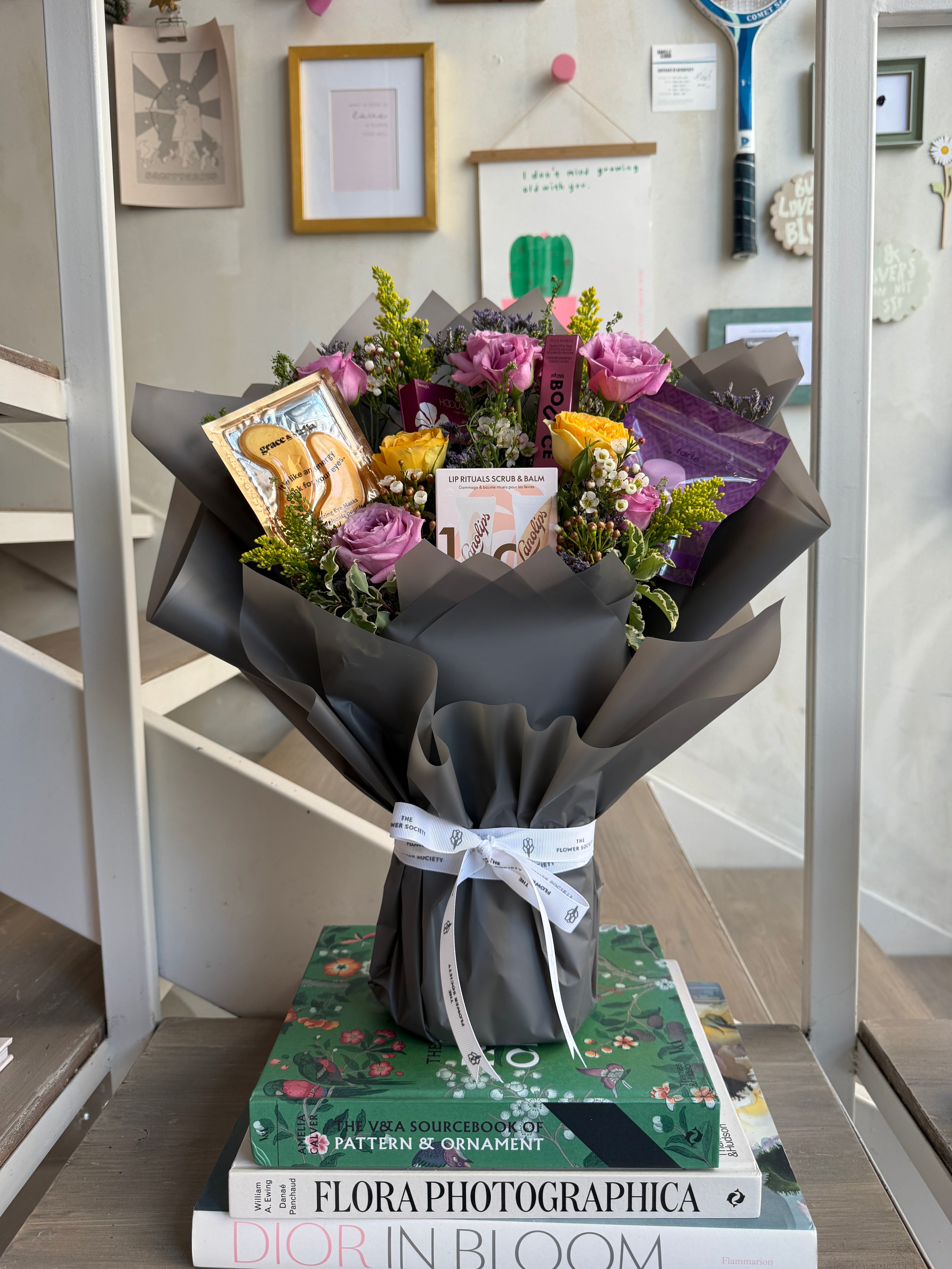Dazzling Girly Hand Bouquet