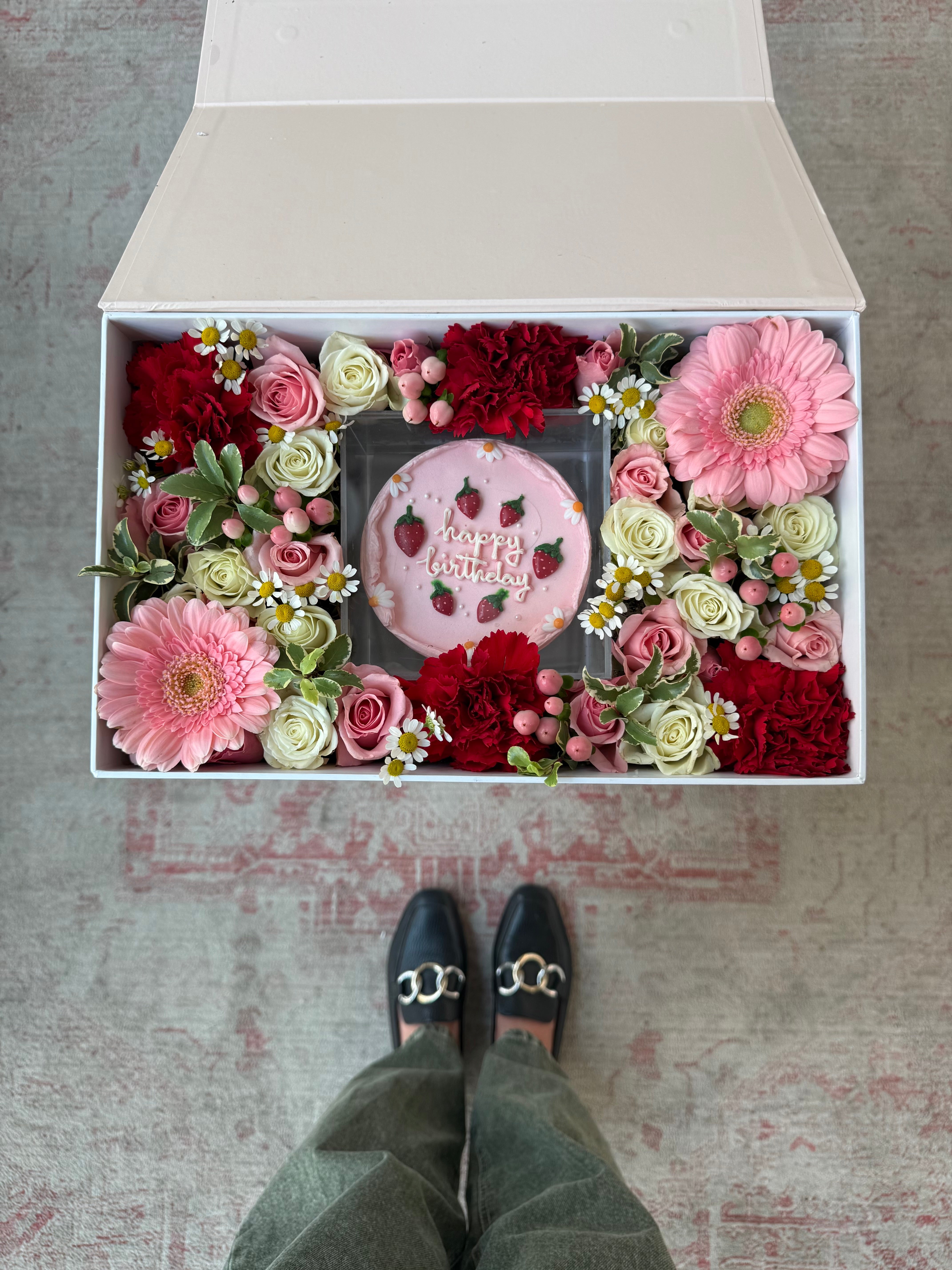 Berry Sweet Cake Parcel