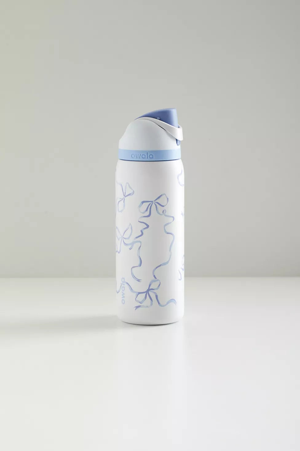 Owala Free Sip 32oz Water Bottle (Tied & True)