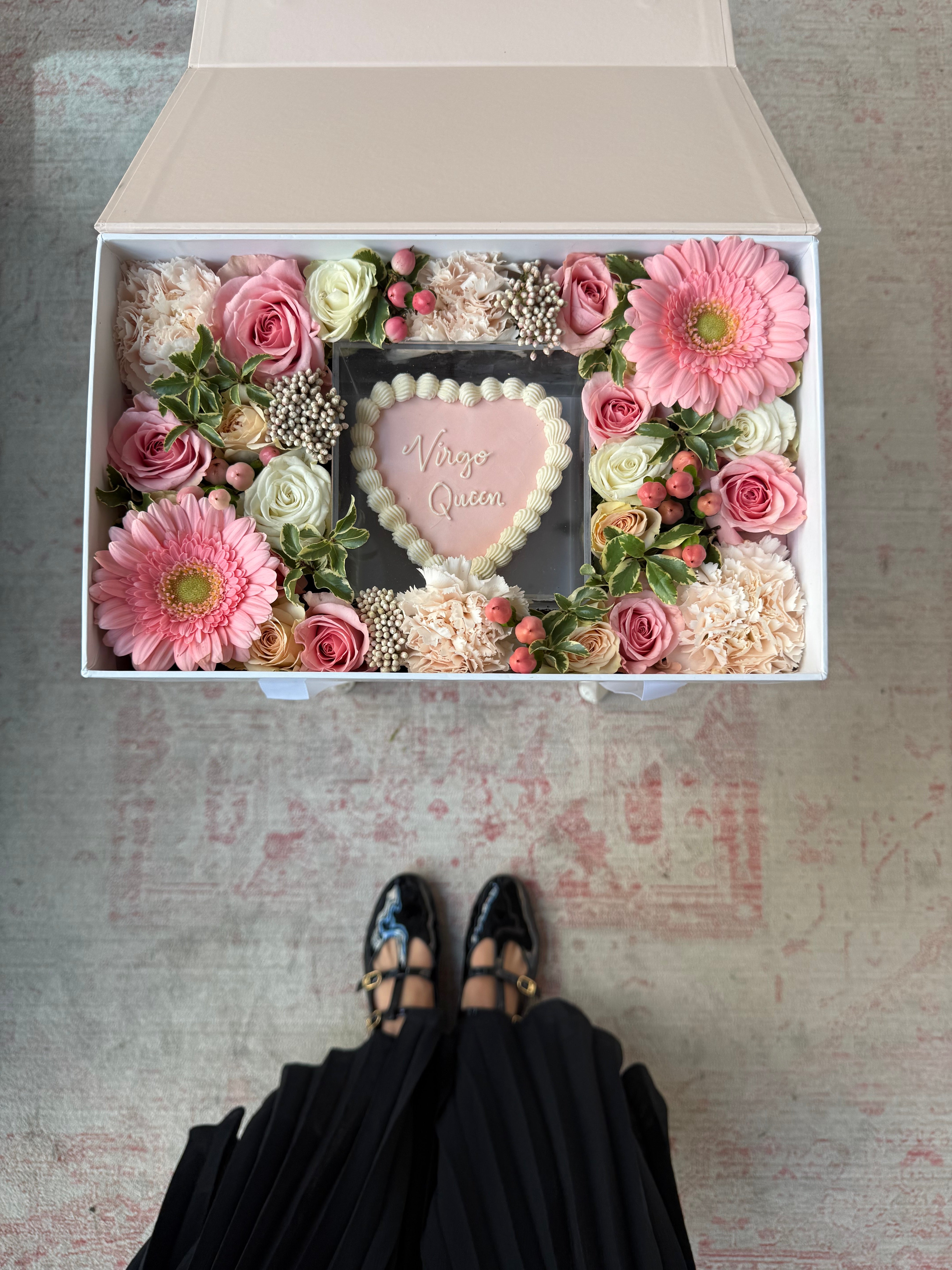 Leo Queen Cake Parcel