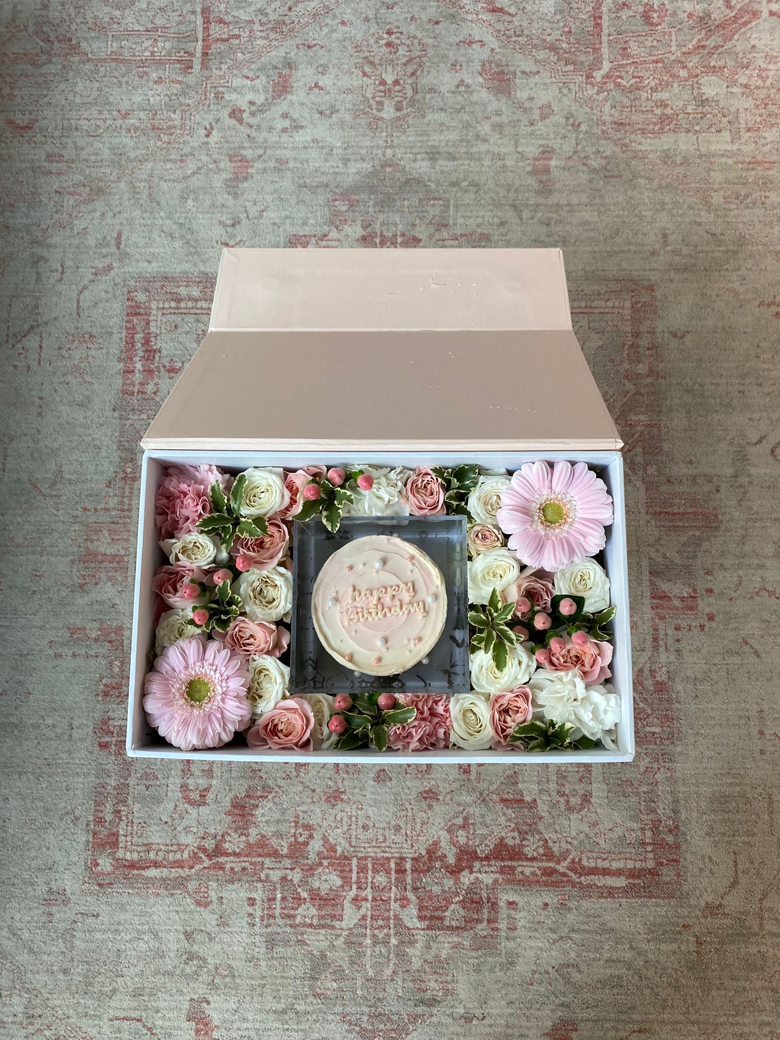 Pearl Pink Cake Parcel