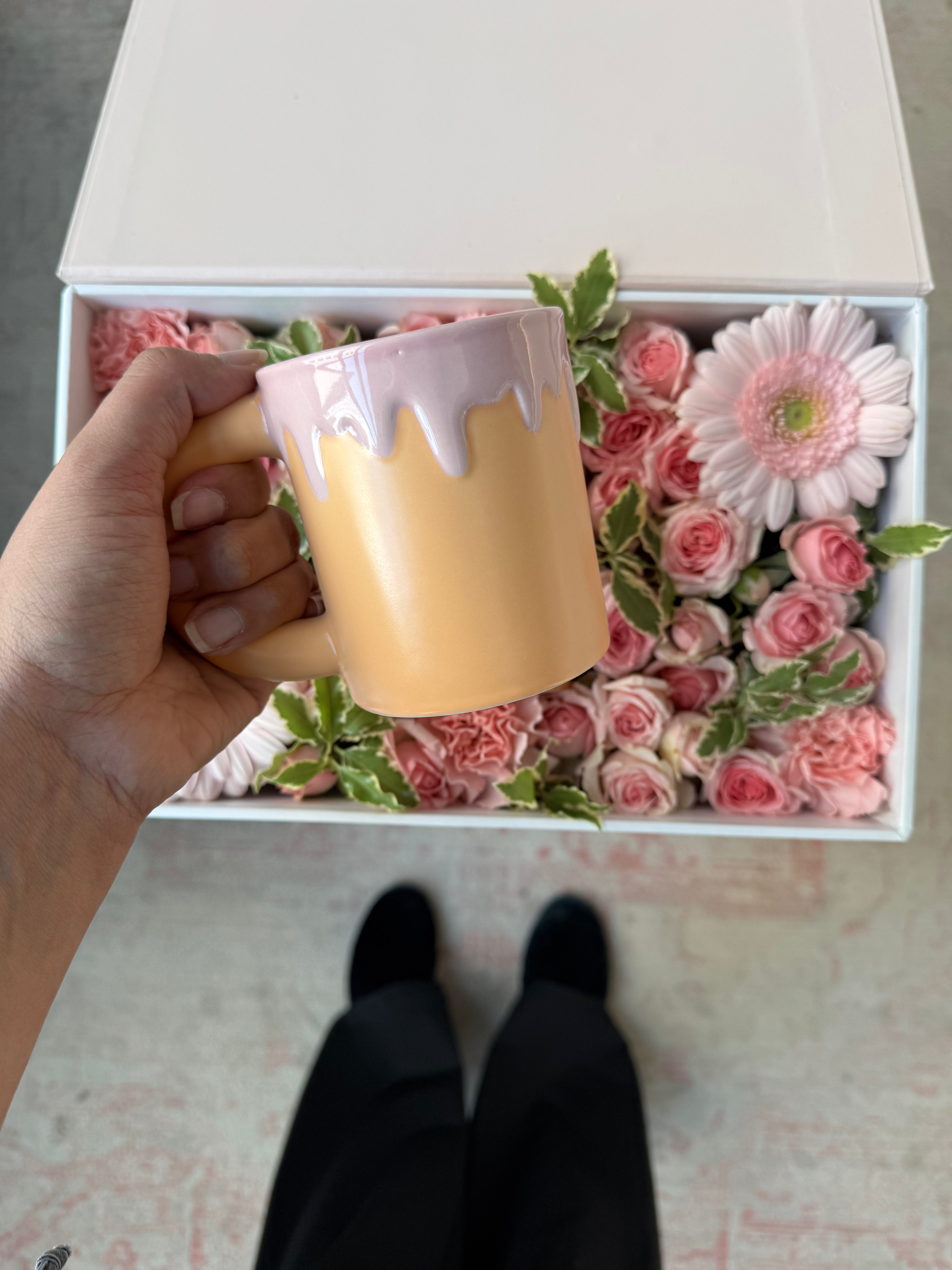 Peach Drip Mug Parcel