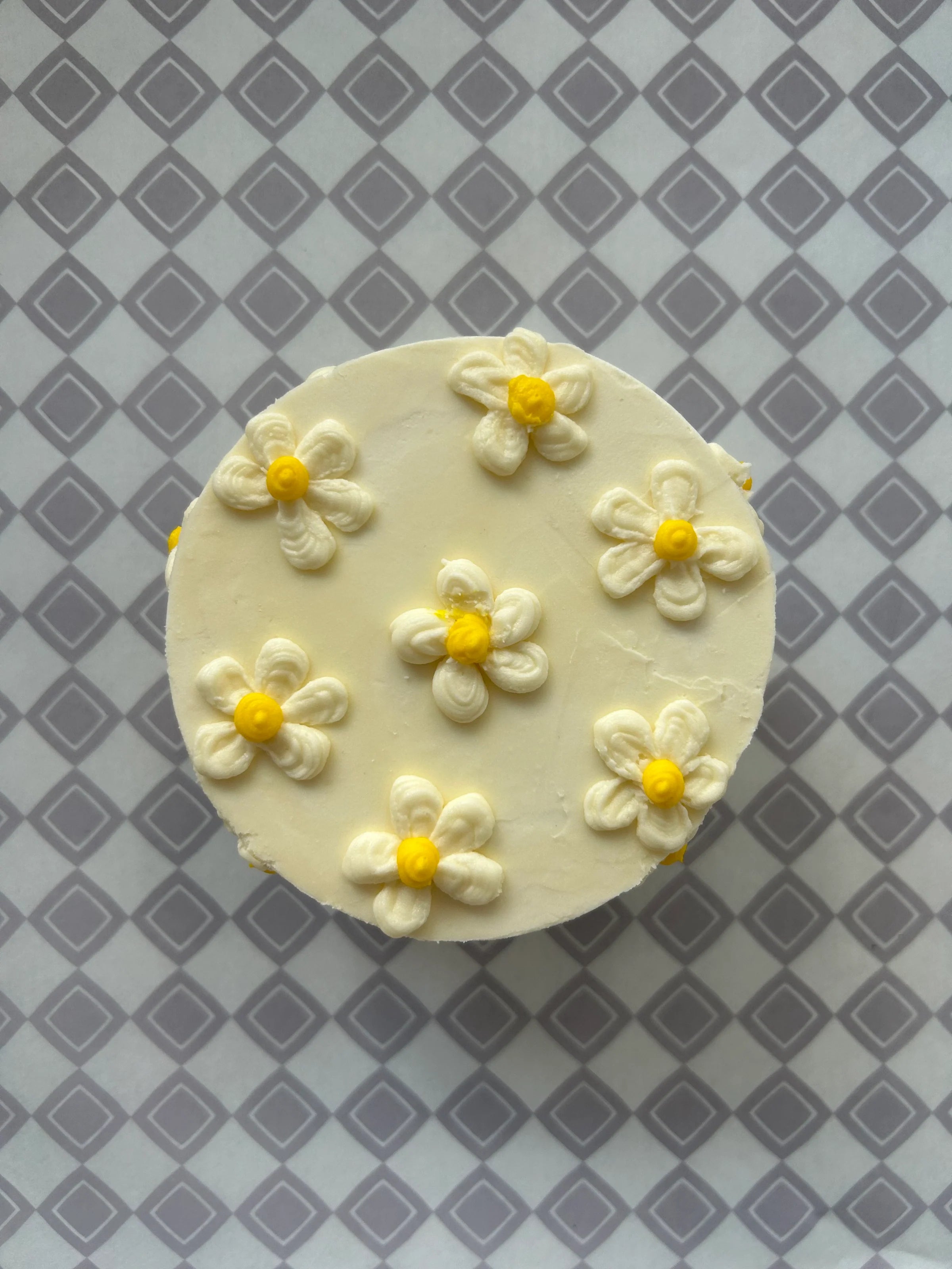 Yellow Daisies Bento Cake