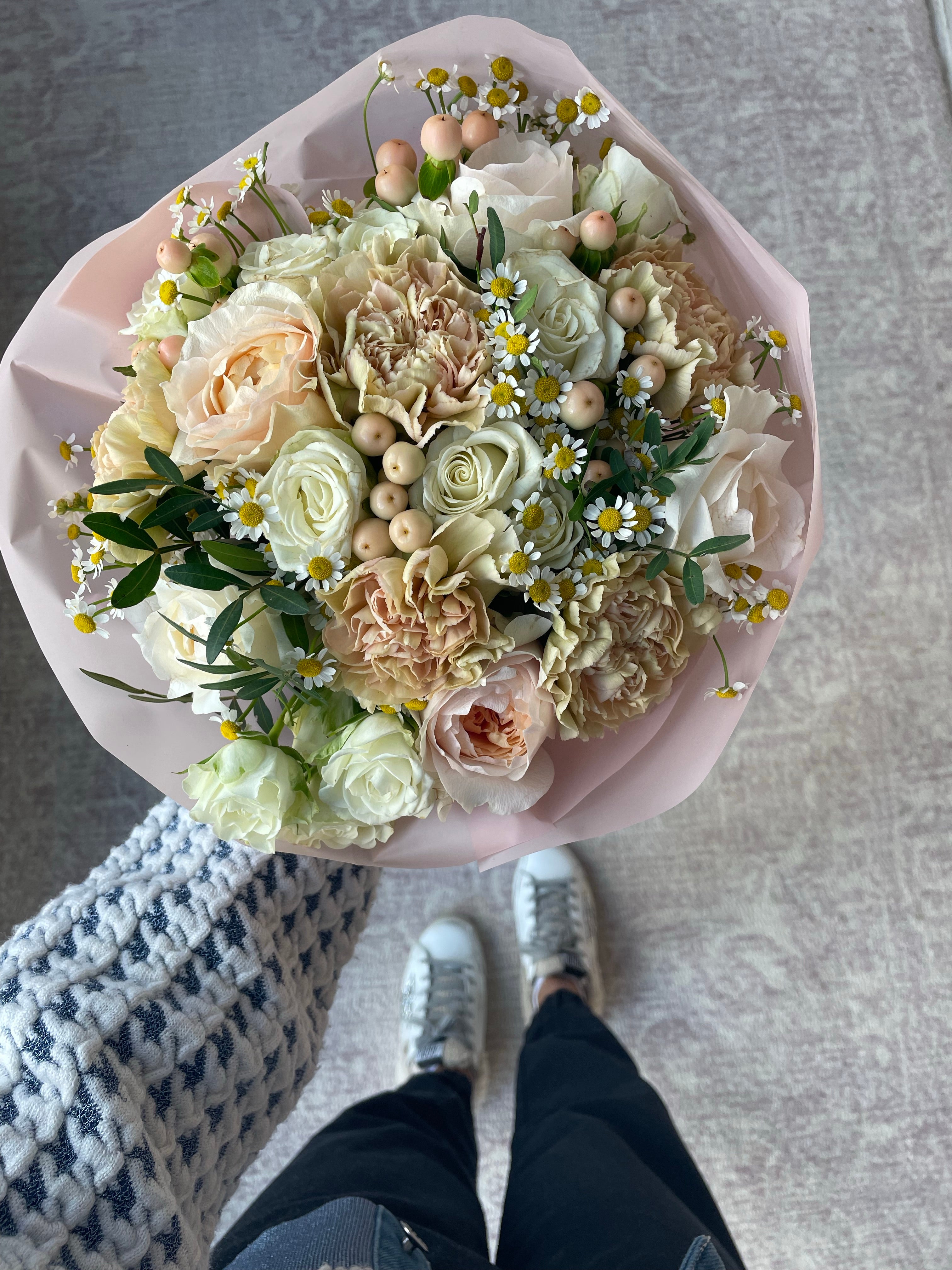 Darling Daisy Hand Bouquet